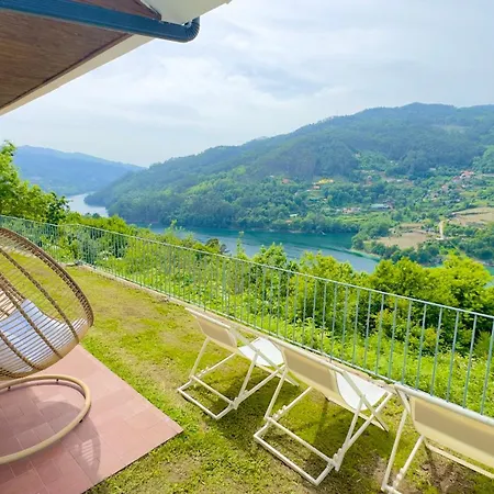 Miradouro 13 - Casa de Férias *